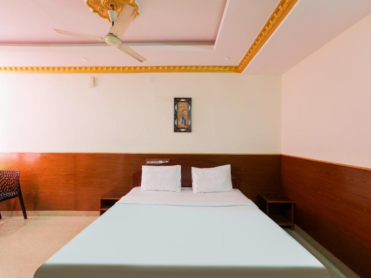 Capital O 84002 Hotel Top In Town President Kushālnagar エクステリア 写真