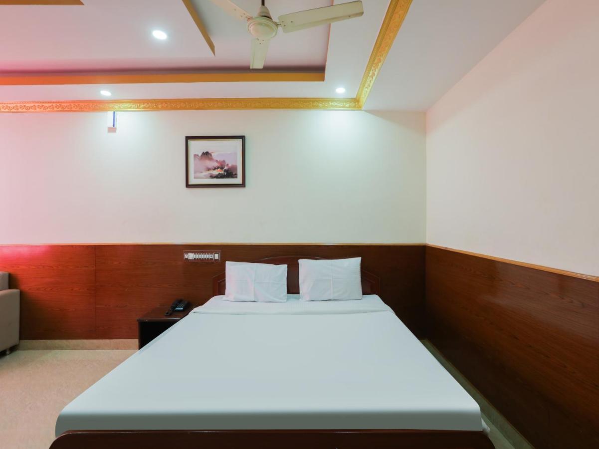 Capital O 84002 Hotel Top In Town President Kushālnagar エクステリア 写真
